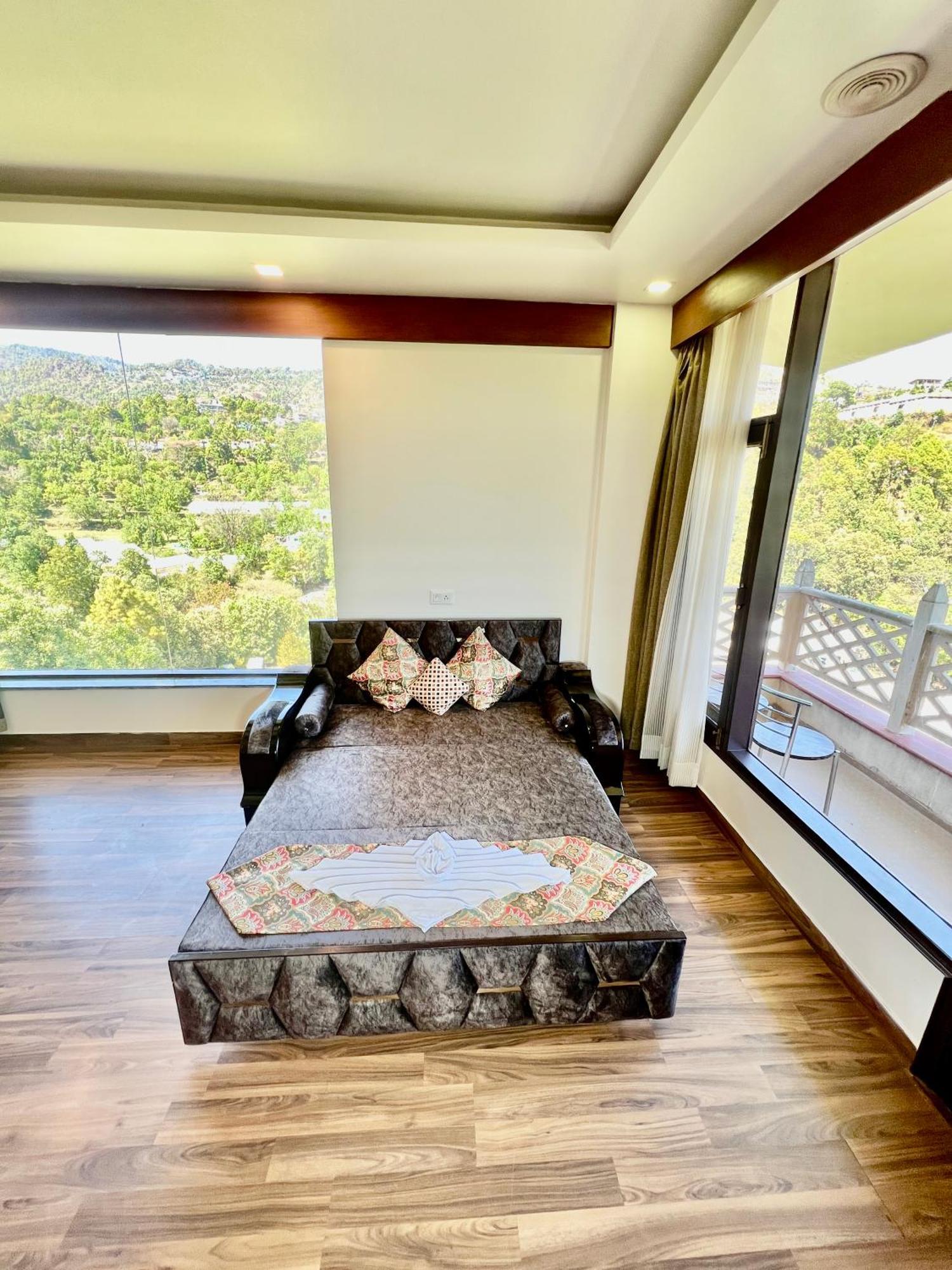 Sea Hawk - Luxury Hill Resort 4 Mins From Bhimtal Lake Bhīm Tāl Exterior foto