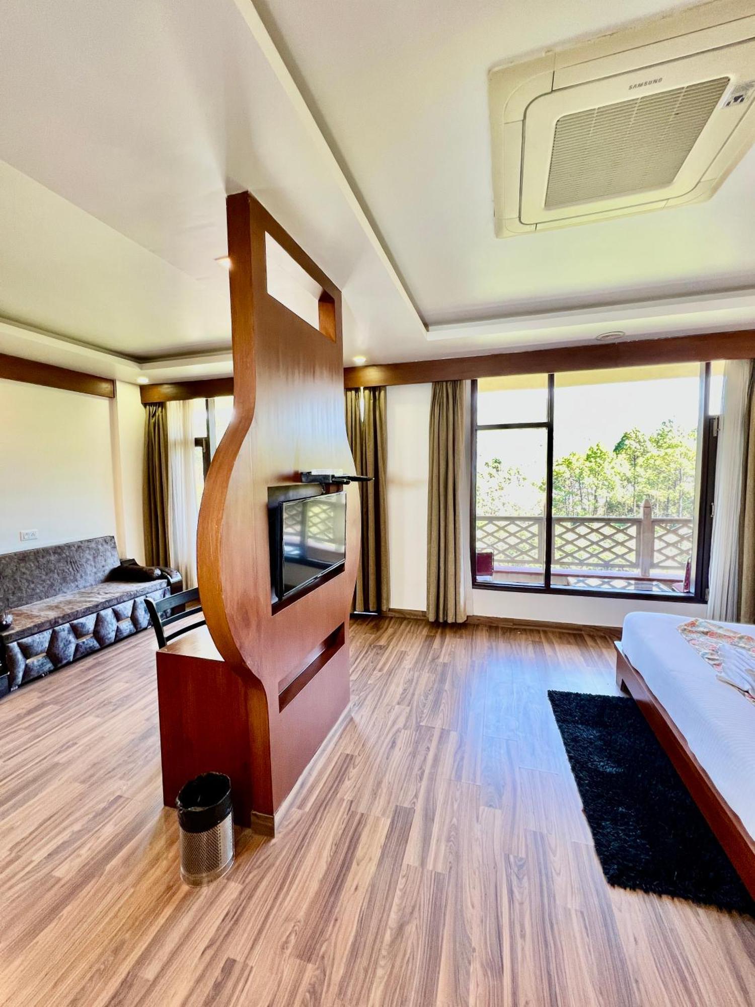 Sea Hawk - Luxury Hill Resort 4 Mins From Bhimtal Lake Bhīm Tāl Exterior foto