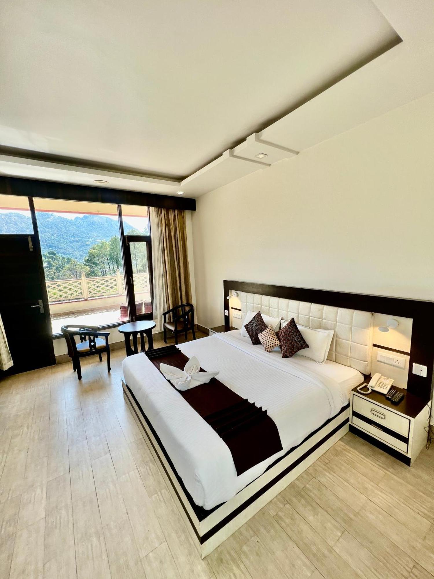 Sea Hawk - Luxury Hill Resort 4 Mins From Bhimtal Lake Bhīm Tāl Exterior foto