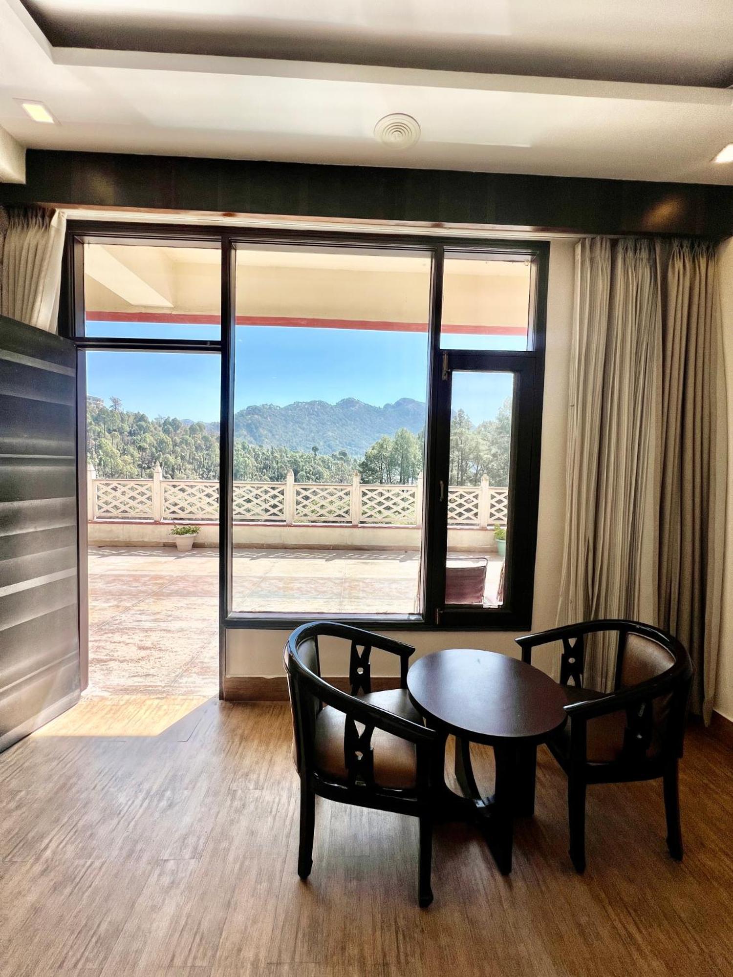Sea Hawk - Luxury Hill Resort 4 Mins From Bhimtal Lake Bhīm Tāl Exterior foto