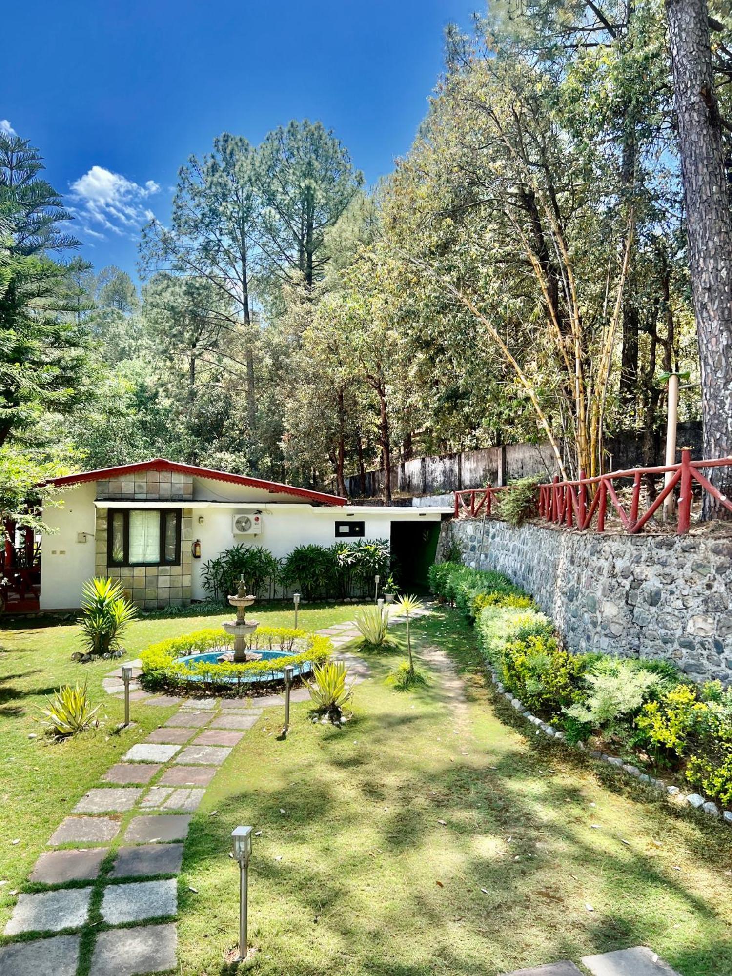 Sea Hawk - Luxury Hill Resort 4 Mins From Bhimtal Lake Bhīm Tāl Exterior foto