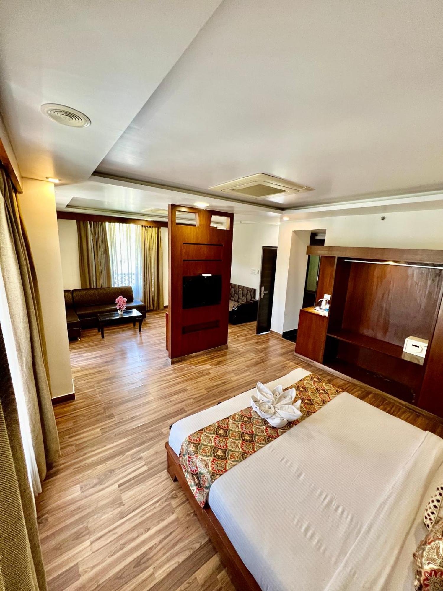 Sea Hawk - Luxury Hill Resort 4 Mins From Bhimtal Lake Bhīm Tāl Exterior foto