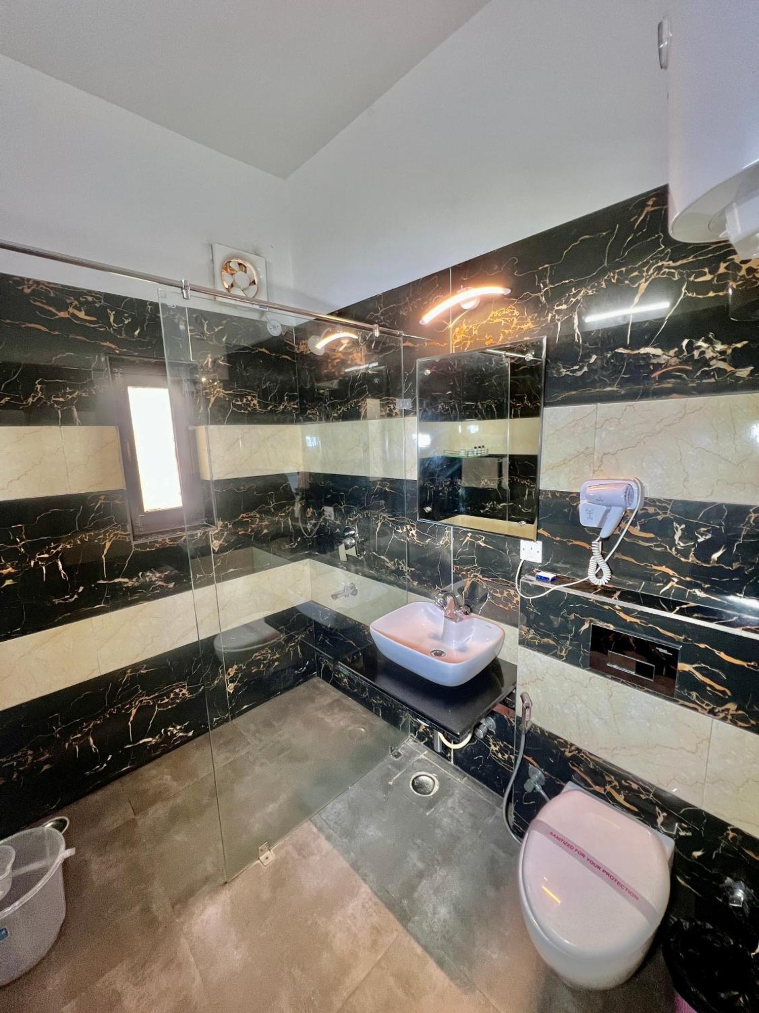 Sea Hawk - Luxury Hill Resort 4 Mins From Bhimtal Lake Bhīm Tāl Exterior foto