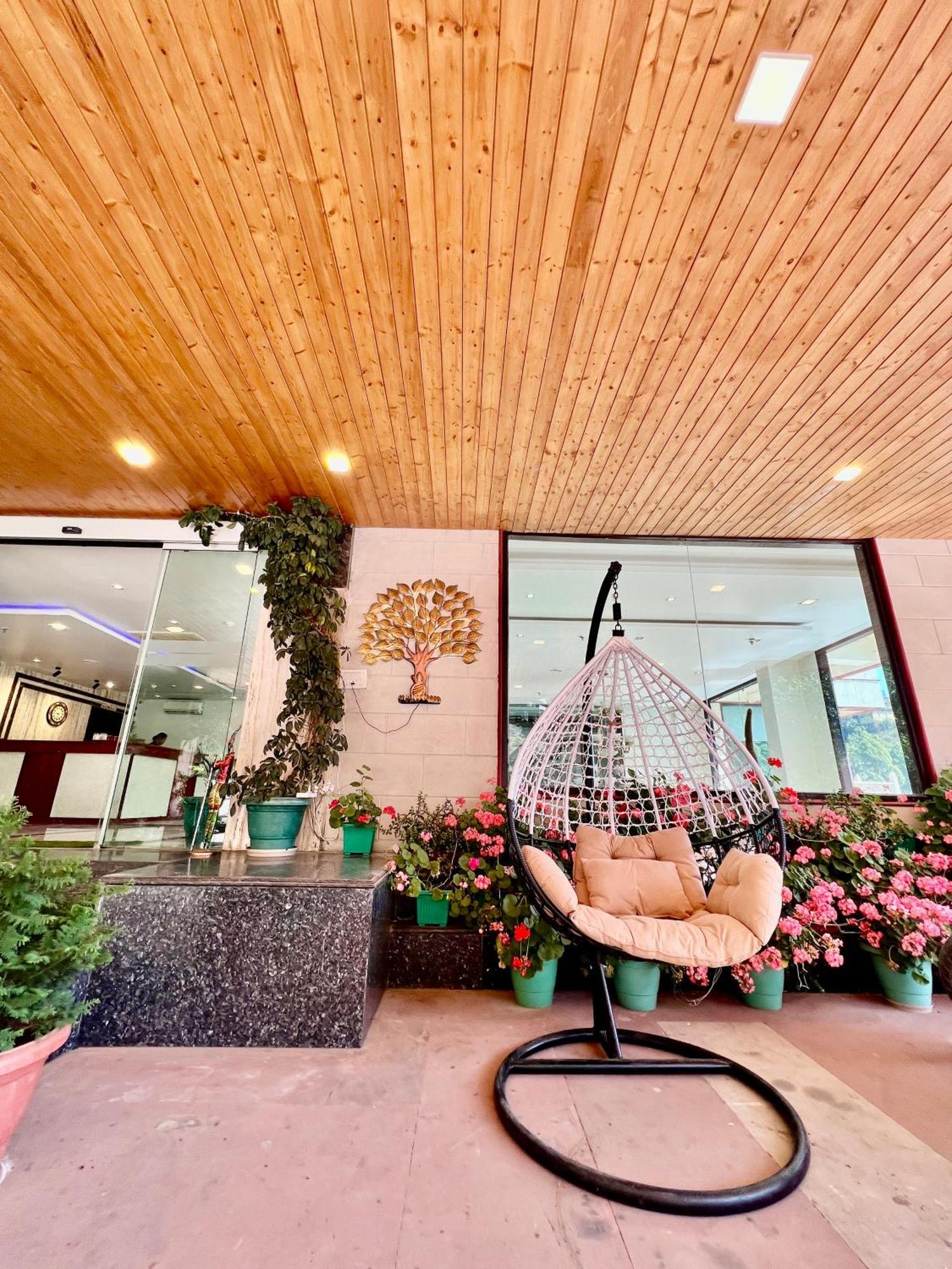 Sea Hawk - Luxury Hill Resort 4 Mins From Bhimtal Lake Bhīm Tāl Exterior foto