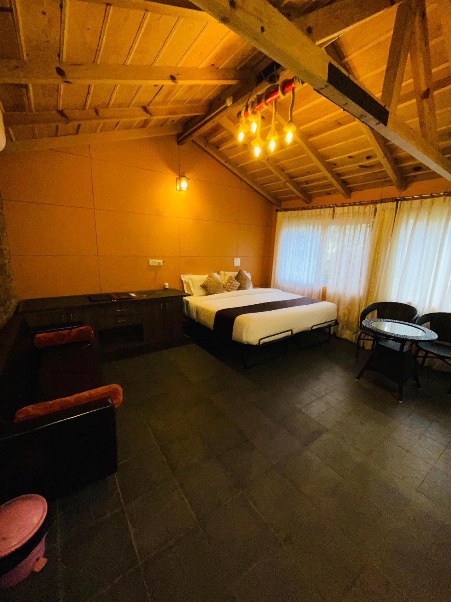 Sea Hawk - Luxury Hill Resort 4 Mins From Bhimtal Lake Bhīm Tāl Quarto foto